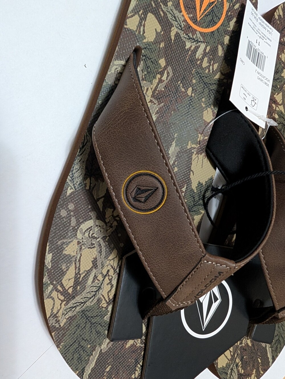 Volcom Vocation 2 Sandals Flip Flops 11 - Picture 2 of 4